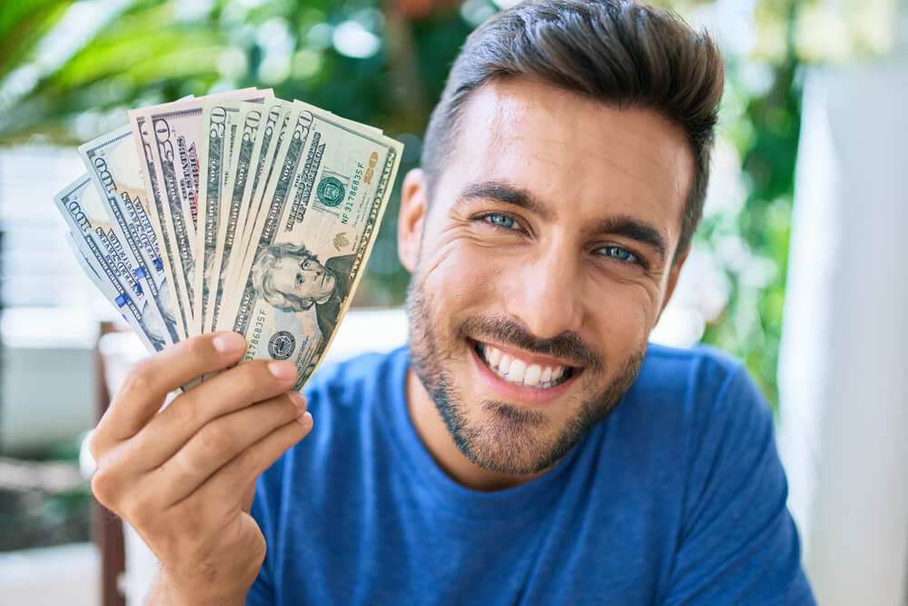 man going to use payday loan cash